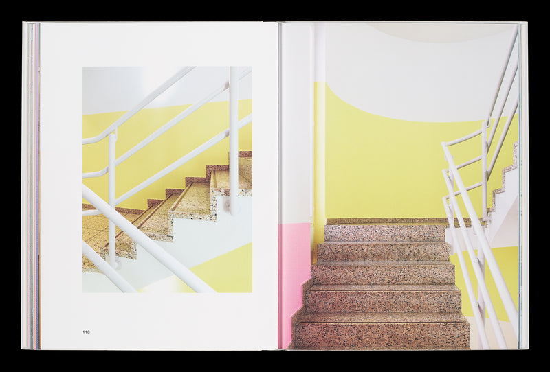Architektur Farbe Licht. Die Kunst von Benno K. Zehnder im Spital Schwyz