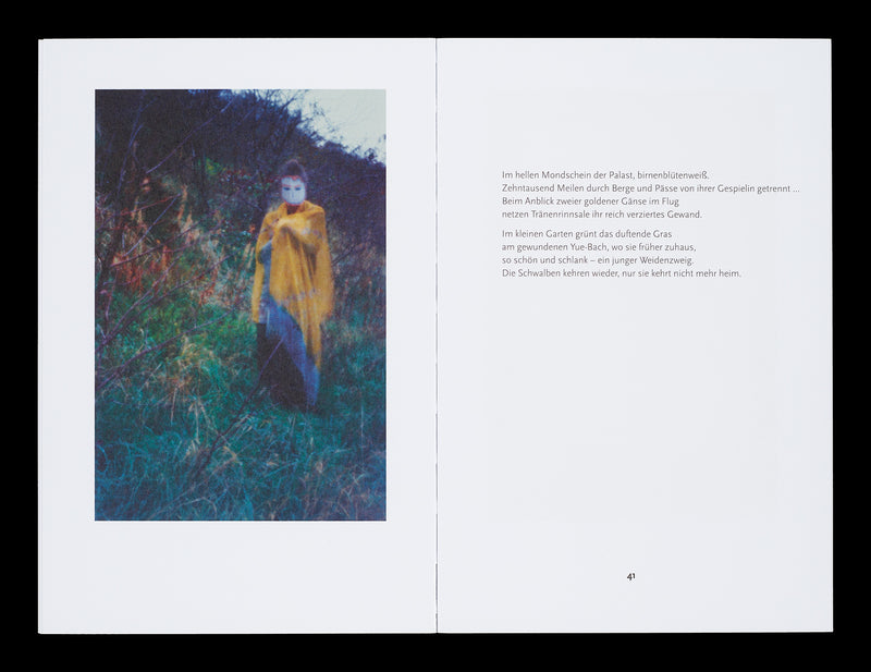 Unter Blumen. Regula Engeler Fotografien, Wen Tingyun Worte, Raffael Keller Übertragung